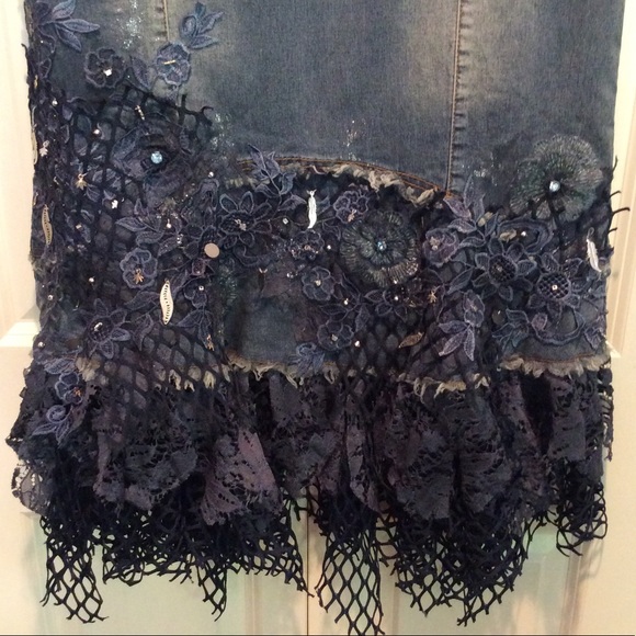 Bedazzled, yet slightly distressed denim skirt 😋 - Picture 3 of 8